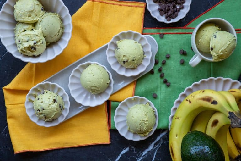 תמונה ראשית גלידת אבוקדו, בננה, מייפל ושוקולד צ׳יפס בנינג׳ה קרימי