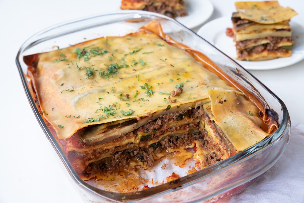 תמונה ראשית לזניית בשר חצילים וזוקיני